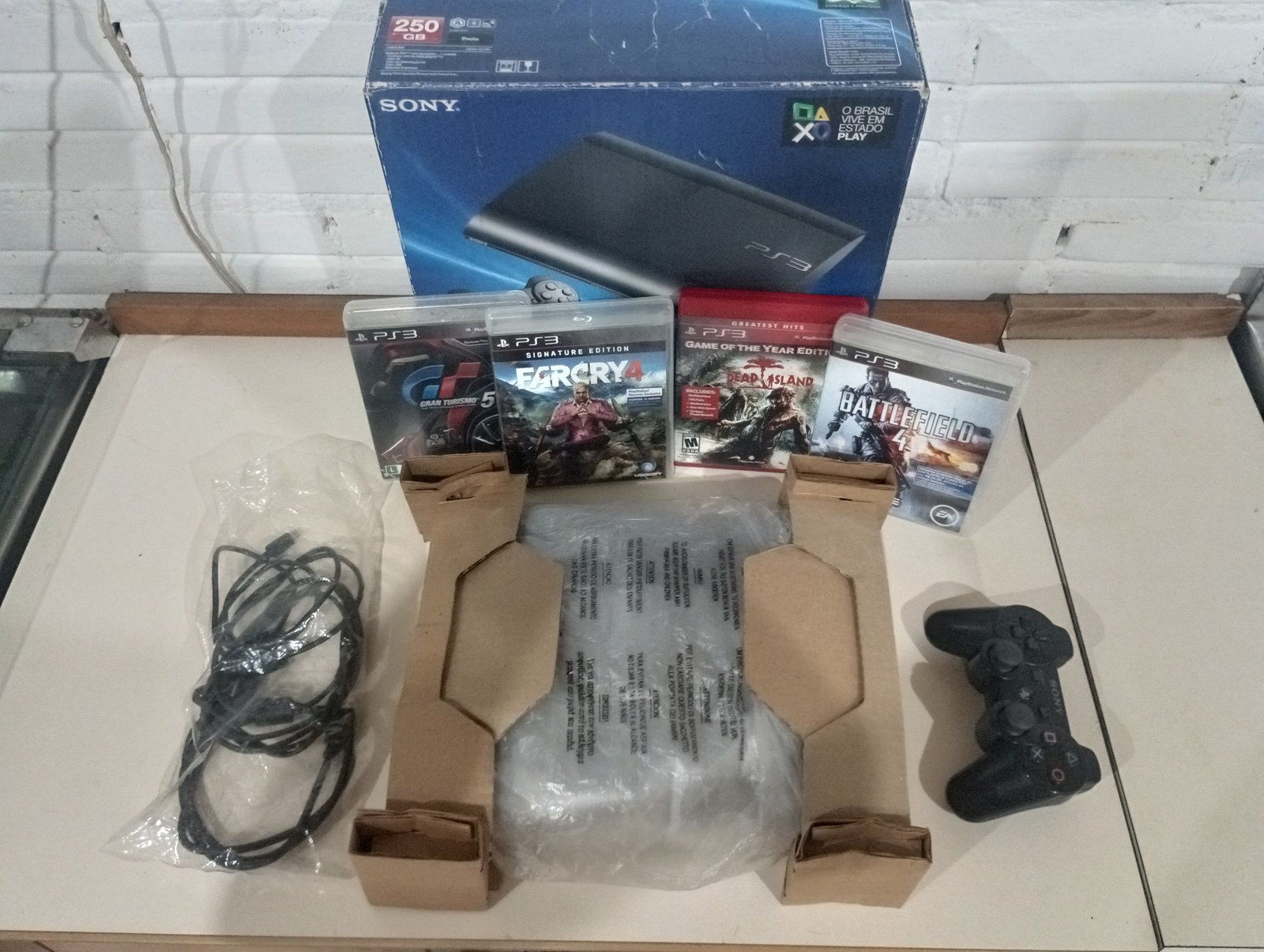 Play Station 3 super slim 250gb