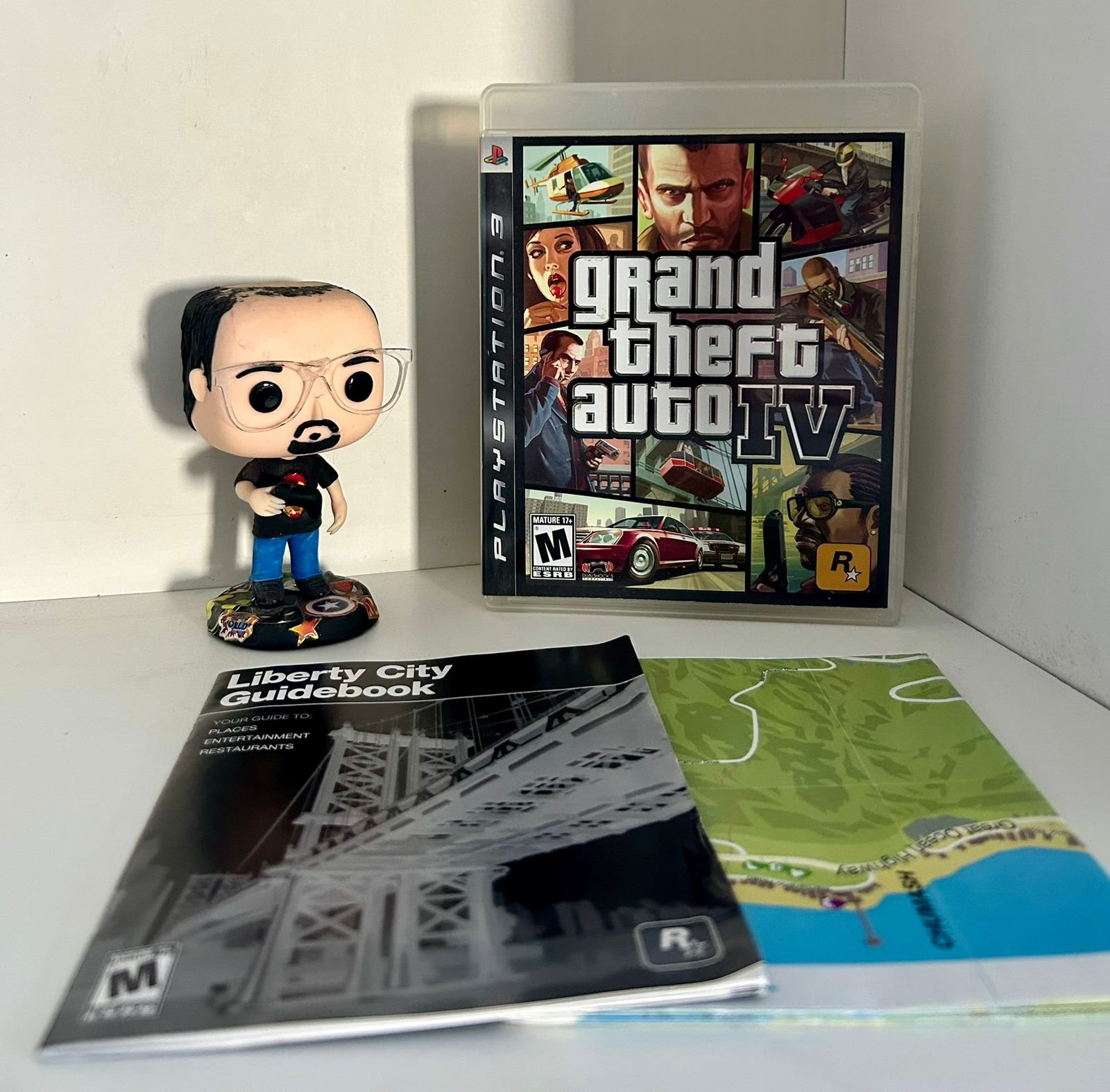 Grand Theft Auto IV Completo Capa em Auto Relevo