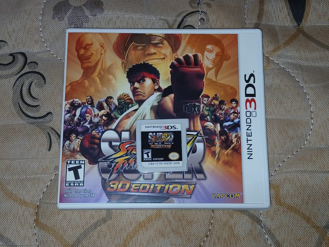 Super Street Fighter IV: 3D Edition (Nintendo 3DS) - Ed Nacional com Luva Holográfica